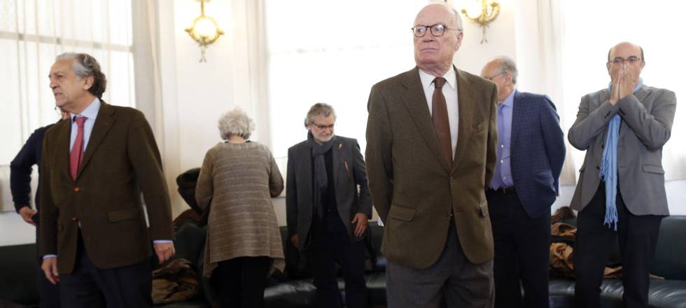 En primer término, Nicolás Sartorius; a la izquierda, adelante, Diego López Garrido.
